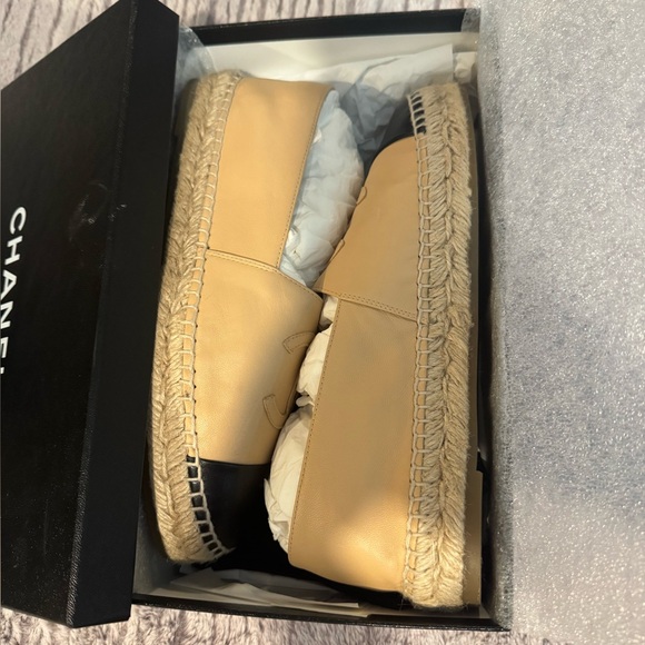 CHANEL Tan and Black Espadrilles - Picture 8 of 13